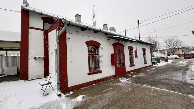Eladó ipari ingatlan, Budapesten, XVI. kerületben 250 M Ft