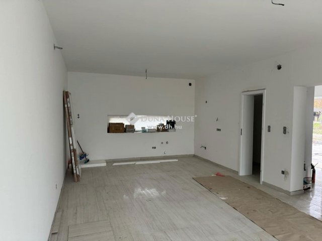 Eladó téglalakás, Ráckevén 97.5 M Ft, 5 szobás