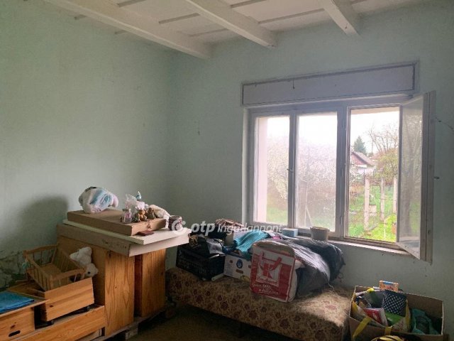 Eladó téglalakás, Újszászon 5.9 M Ft, 1+1 szobás