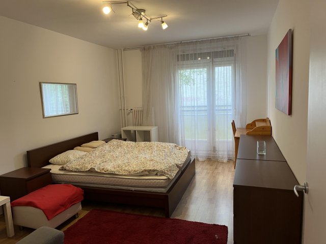 Kiadó panellakás, albérlet, Pécsett 170 E Ft / hó, 1+1 szobás