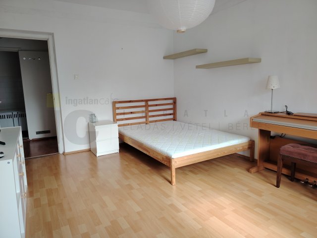 Eladó panellakás, Szegeden, Molnár utcában 50.95 M Ft