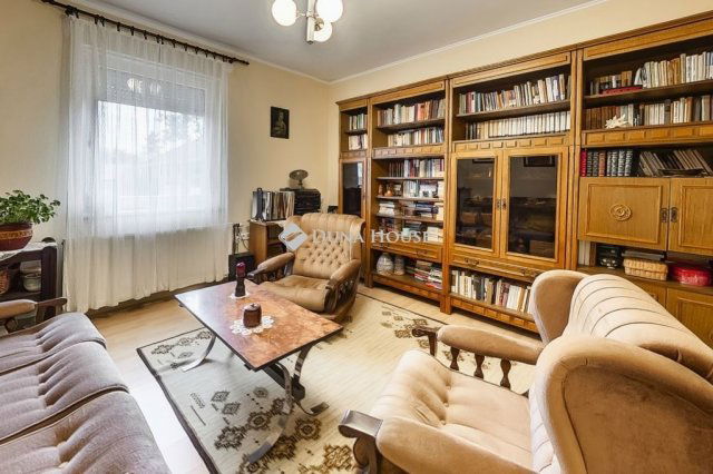 Eladó családi ház, Táborfalván 117 M Ft, 5 szobás