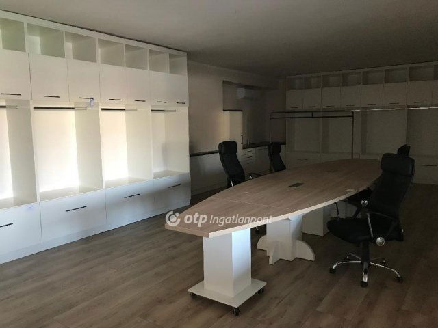 Eladó ipari ingatlan, Komlón 727.26 M Ft / költözzbe.hu