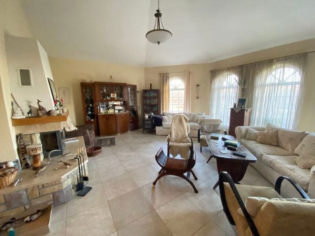 Eladó mezogazdasagi ingatlan, Vácegresen 325 M Ft