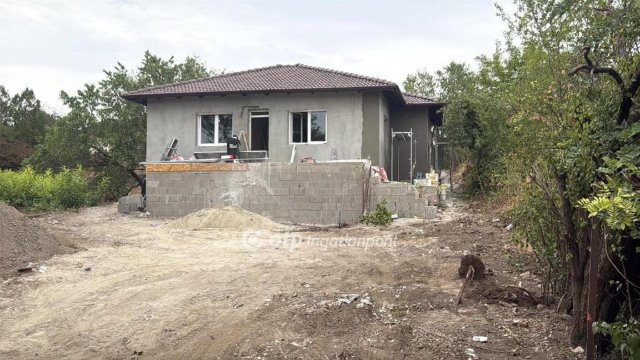 Eladó családi ház, Érden 150 M Ft, 4 szobás
