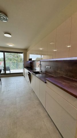 Eladó téglalakás, Debrecenben 128 M Ft, 4 szobás