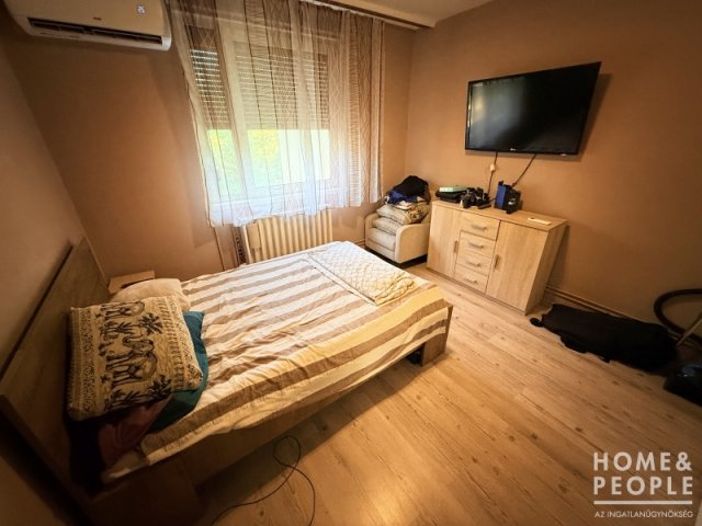 Eladó téglalakás, Makón 36.999 M Ft, 2 szobás