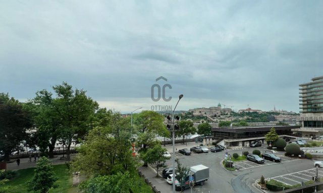 Eladó téglalakás, Budapesten, V. kerületben 999 M Ft, 6 szobás