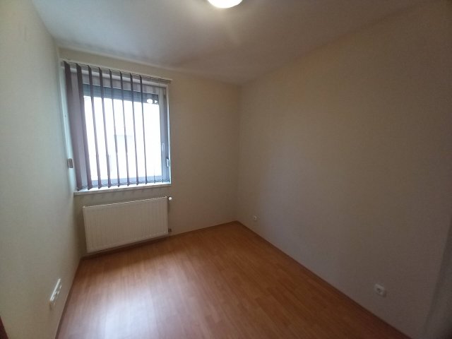 Kiadó téglalakás, albérlet, Szolnokon 140 E Ft / hó, 2 szobás