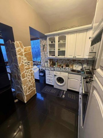 Eladó családi ház, Leányfaluban 130 M Ft, 2 szobás