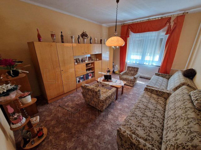 Eladó családi ház, Polgárdin 43.9 M Ft, 10 szobás