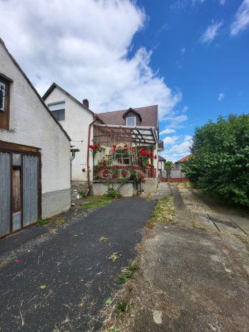 Eladó családi ház, Sárváron 49.9 M Ft, 6 szobás