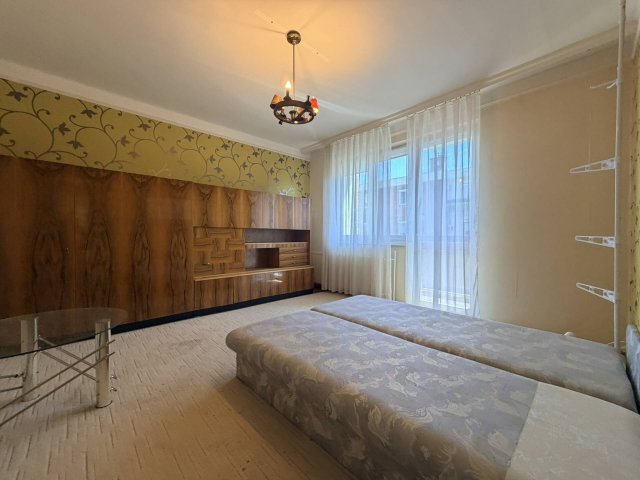 Kiadó téglalakás, albérlet, Debrecenben 200 E Ft / hó, 3 szobás