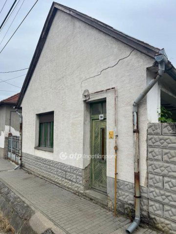 Eladó családi ház, Faddon 14 M Ft, 3 szobás