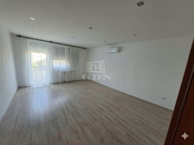 Eladó panellakás, Kecskeméten 47.5 M Ft, 2 szobás