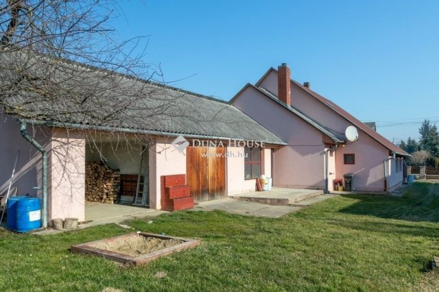 Eladó családi ház, Zalacsányon 79.9 M Ft, 4 szobás