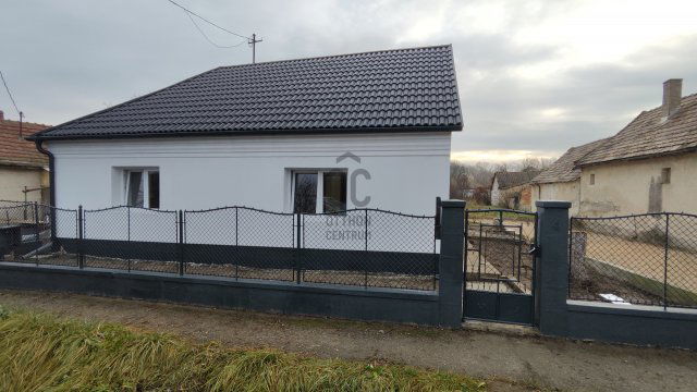 Eladó családi ház, Nádasdladányban 59.5 M Ft, 3 szobás