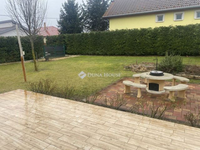 Kiadó családi ház, albérlet, Kecskeméten 600 E Ft / hó