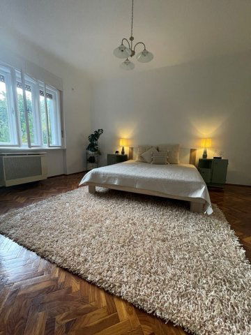 Kiadó téglalakás, albérlet, Pécsett, Lyceum utcában, 2 szobás
