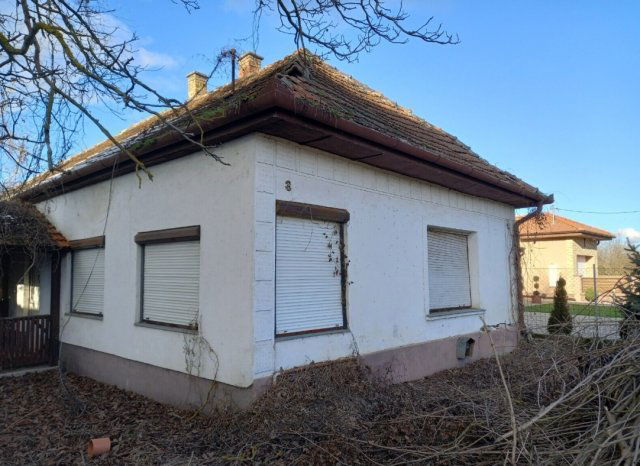 Eladó családi ház, Csengerben 1.6 M Ft, 1+1 szobás