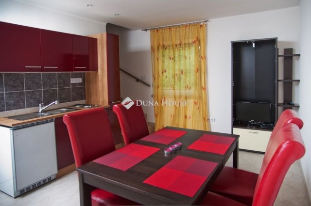 Eladó családi ház, Dunaszekcsőn 72.39 M Ft, 6 szobás