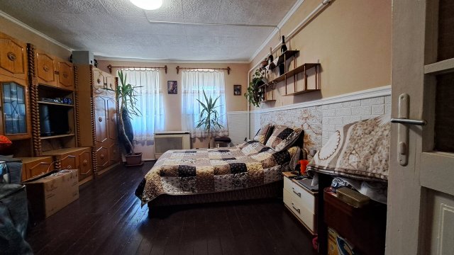 Eladó családi ház, Göncön 21 M Ft, 2 szobás