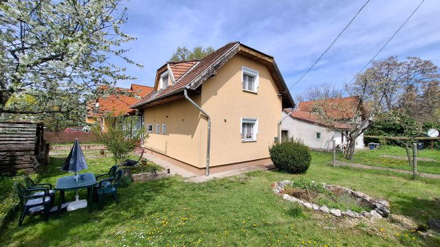Eladó családi ház, Szigethalmon 75.9 M Ft, 2+3 szobás