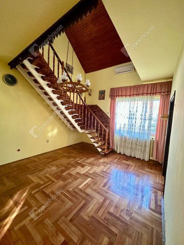 Eladó családi ház, Győrött 155 M Ft, 6 szobás
