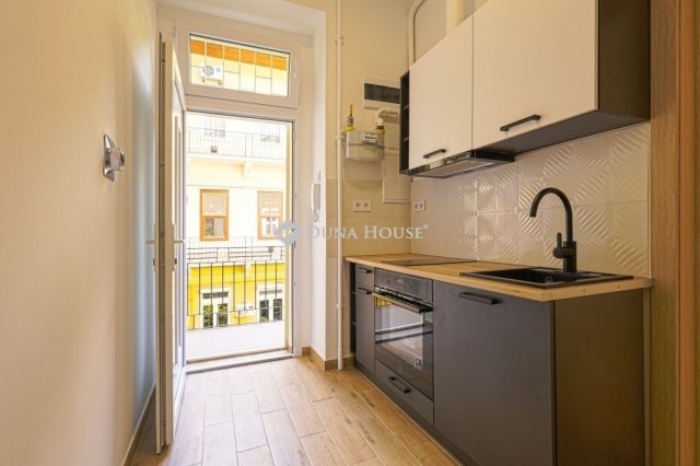 Eladó téglalakás, Budapesten, IX. kerületben 61.9 M Ft, 1 szobás