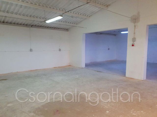 Kiadó ipari ingatlan, Csornán 179 E Ft / hó