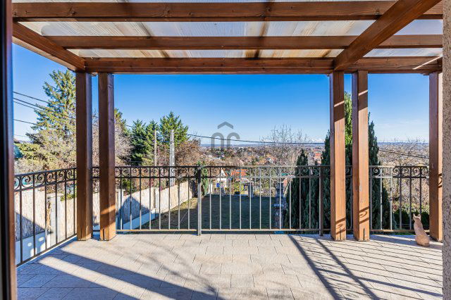 Eladó családi ház, Budakalászon 185 M Ft, 4 szobás