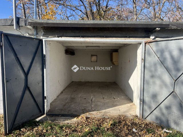 Eladó ipari ingatlan, Várpalotán 7.5 M Ft / költözzbe.hu