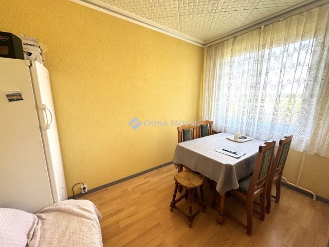 Eladó panellakás, Nyíregyházán 48 M Ft, 3+1 szobás