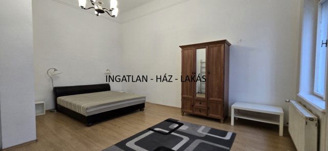 Eladó téglalakás, Budapesten, VII. kerületben 109.9 M Ft