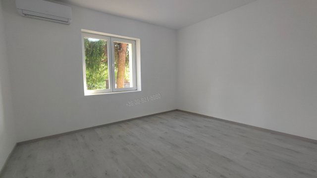 Eladó családi ház, Valkón 45 M Ft, 2 szobás