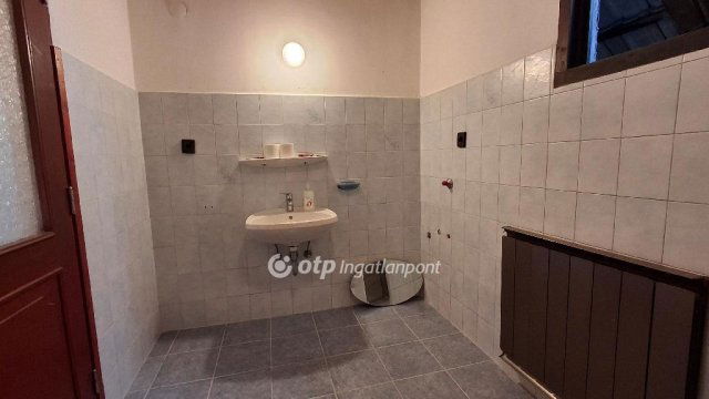 Eladó családi ház, Budapesten, II. kerületben 225 M Ft