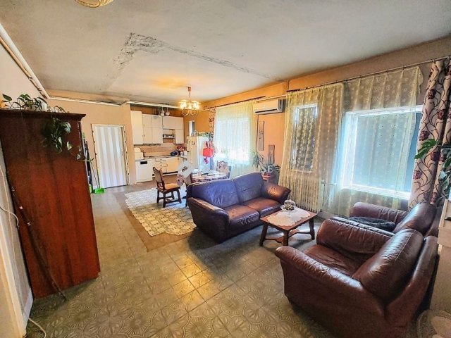 Eladó mezogazdasagi ingatlan, Szatymazon 70.1 M Ft, 4 szobás