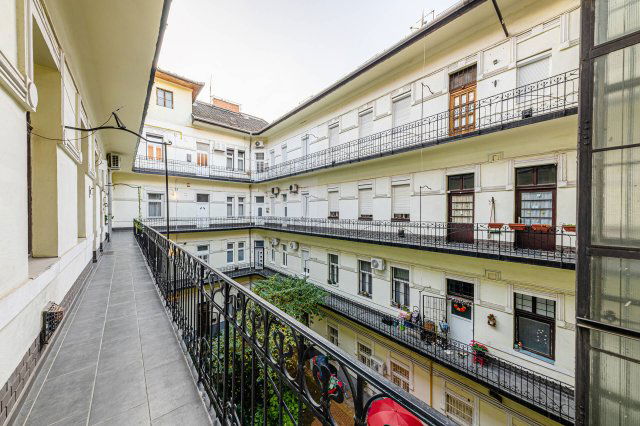 Eladó téglalakás, Budapesten, VII. kerületben 199 M Ft, 5 szobás