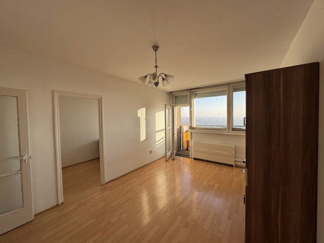 Eladó panellakás, Debrecenben 42 M Ft, 1+1 szobás