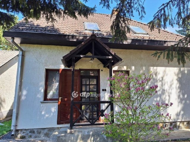 Eladó családi ház, Veszprémben 98 M Ft, 6 szobás
