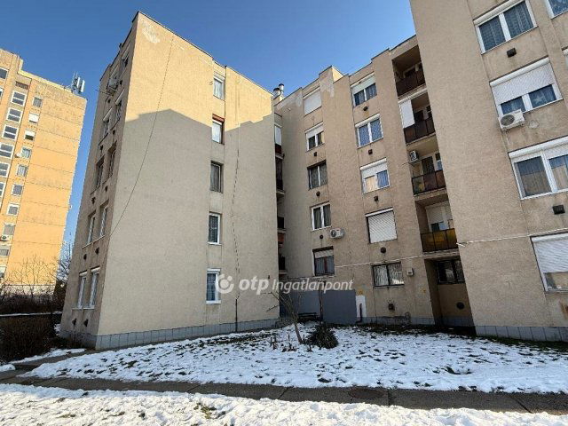 Eladó panellakás, Salgótarjánban 19.7 M Ft, 1+1 szobás