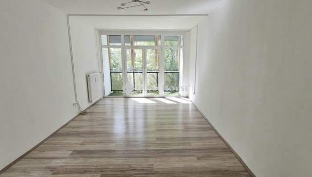 Eladó panellakás, Pécsett 49.9 M Ft, 2 szobás