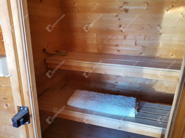 Eladó családi ház, Kisbéren 100 M Ft, 7 szobás