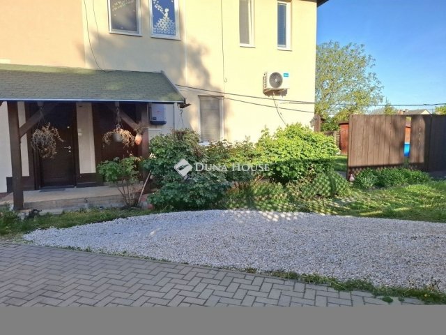 Eladó téglalakás, Szegeden 75.5 M Ft, 4 szobás