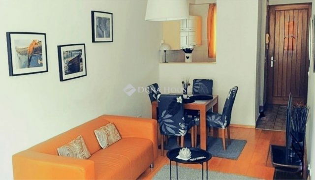 Eladó téglalakás, Budapesten, VI. kerületben 96 M Ft, 2 szobás