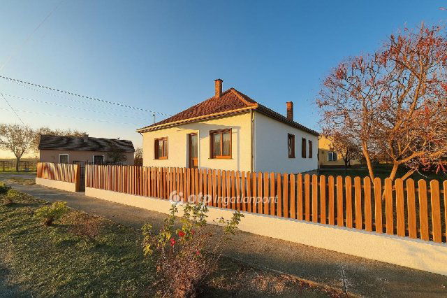 Eladó családi ház, Bihartordán 26.9 M Ft, 5 szobás