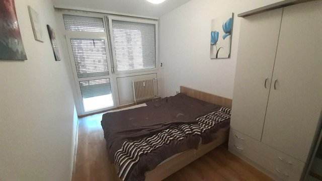 Kiadó panellakás, albérlet, Debrecenben 300 E Ft / hó