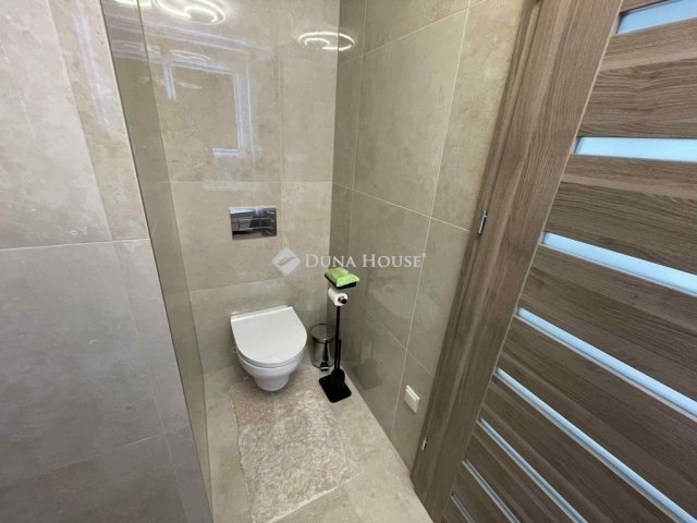 Eladó téglalakás, Szegeden 204.2 M Ft, 3 szobás