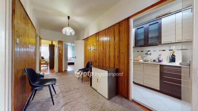 Eladó téglalakás, Tiszavasváriban 18 M Ft, 2+1 szobás