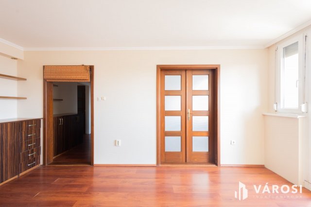 Eladó panellakás, Gyulán 36.9 M Ft, 3 szobás